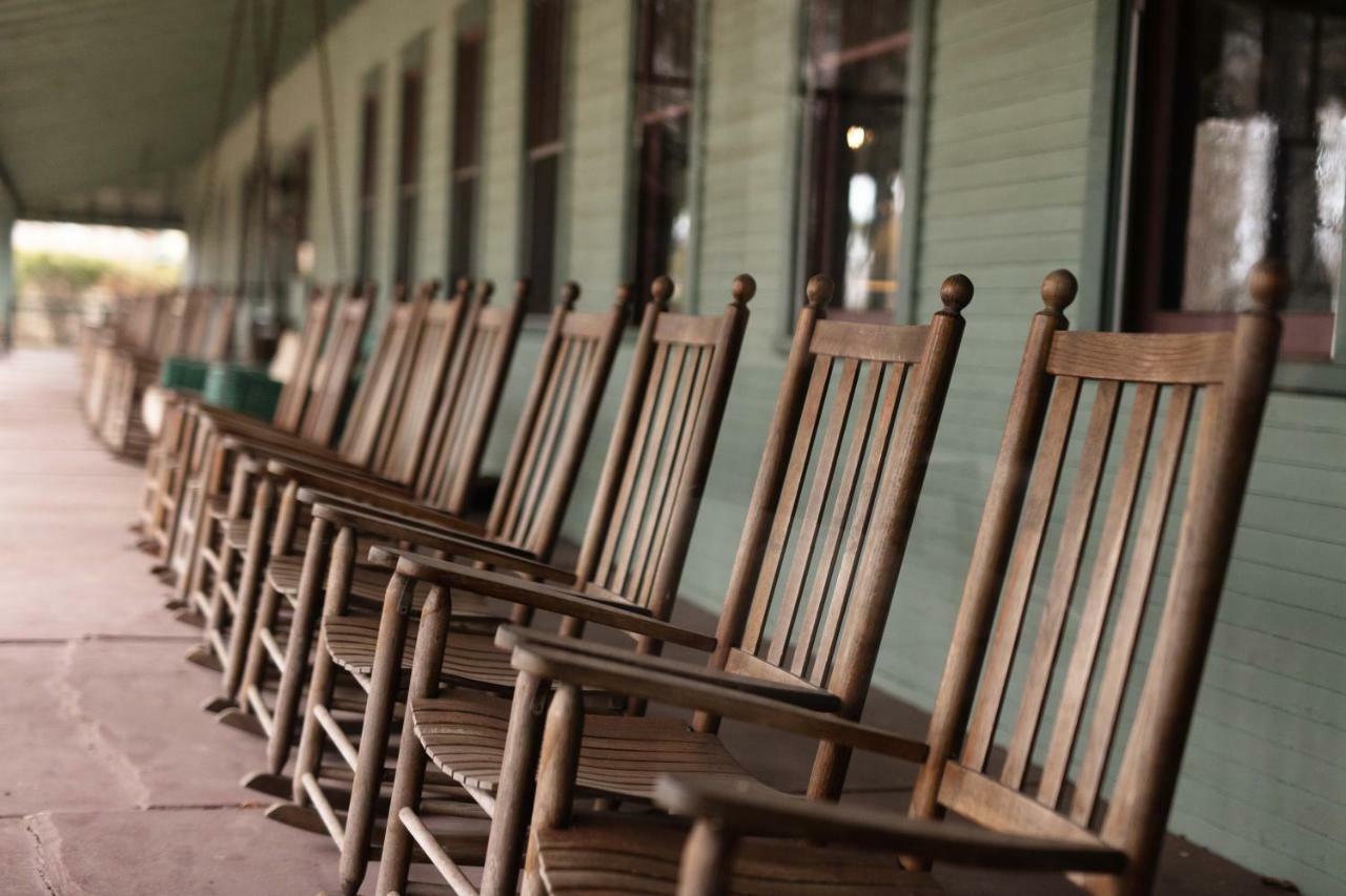 Lakeside Inn ภายนอก รูปภาพ
