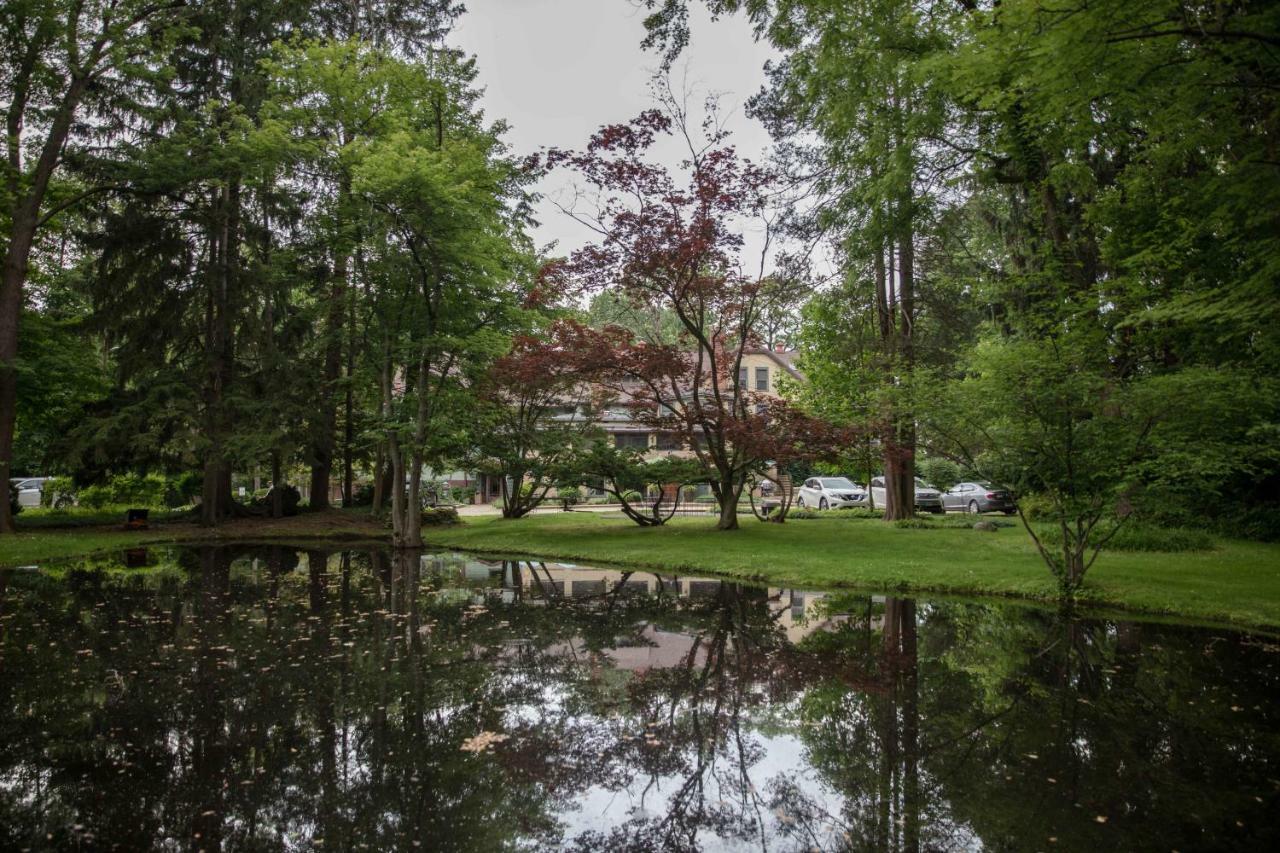 Lakeside Inn ภายนอก รูปภาพ